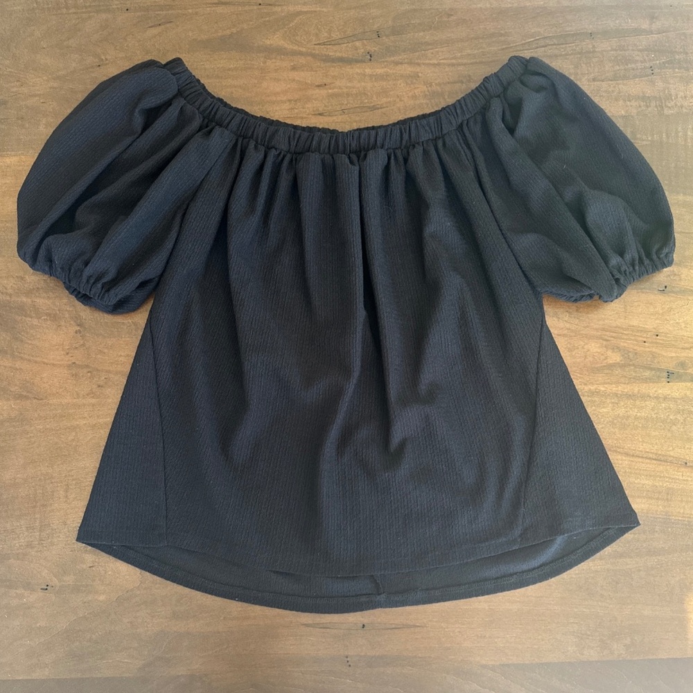 Anthropologie Cold Shoulder Short Sleeves Boho Loose Fitting Black Blouse Sz S